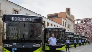La flota de autobuses urbanos de Badajoz se renueva con 7 vehículos eléctricos