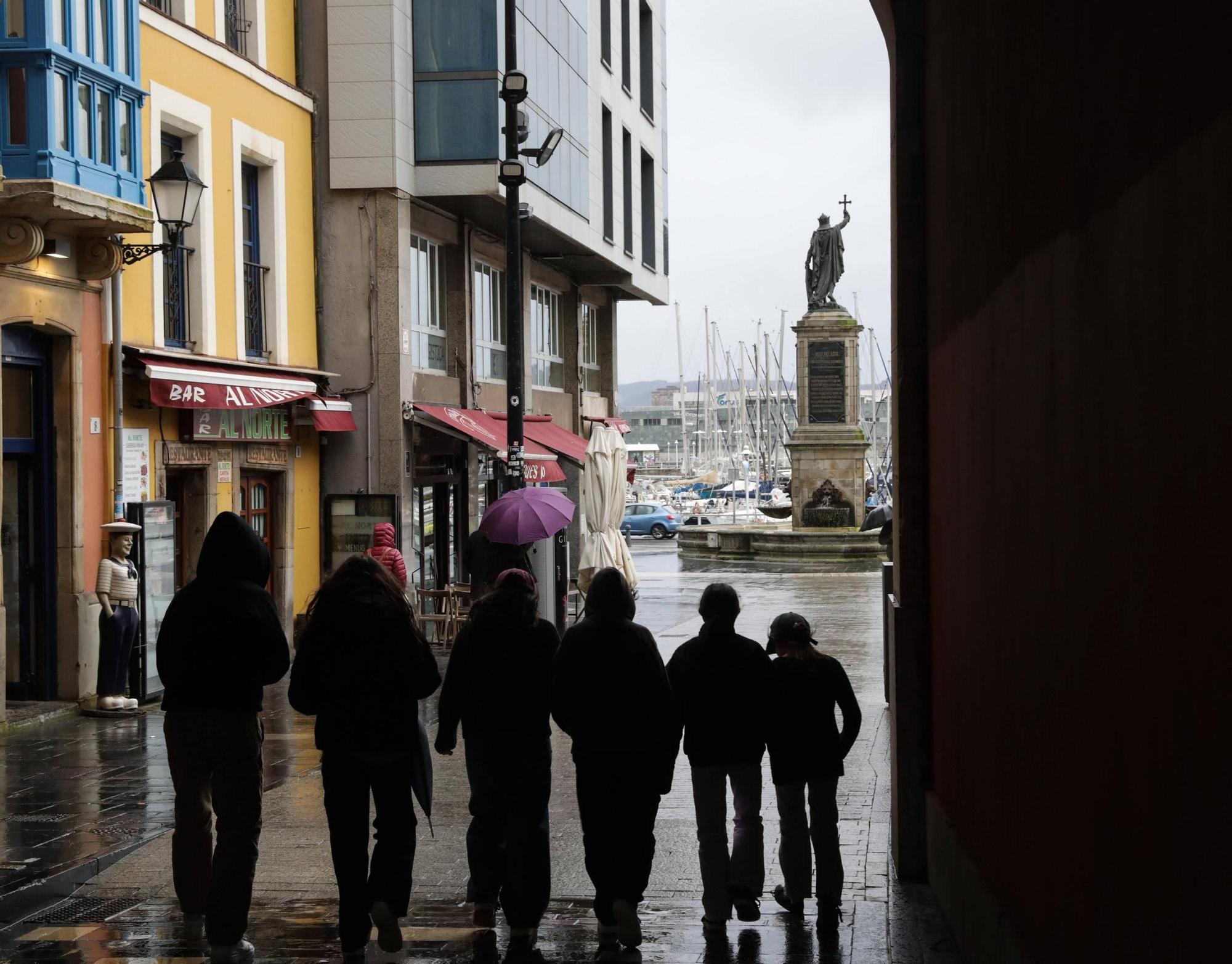 Los hoteles y restaurantes de Gijón comienzan a llenarse en Semana Santa (en imágenes)