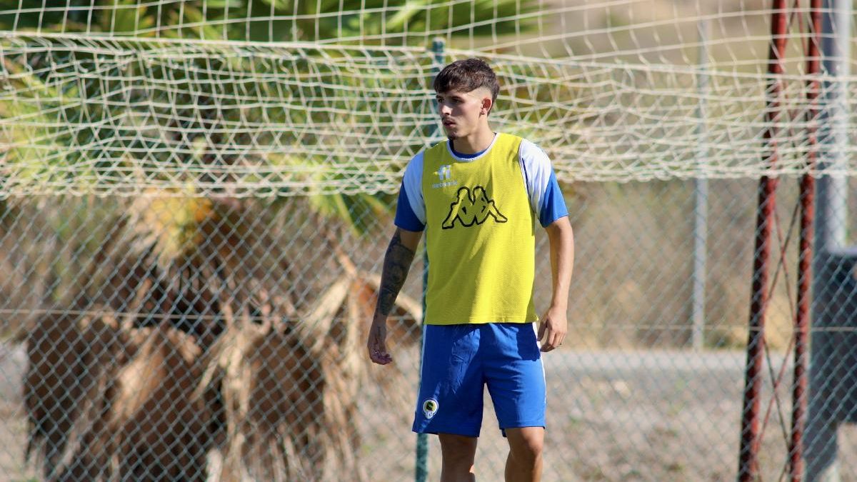 Pleguezuelo durante un entrenamiento con el Hércules.