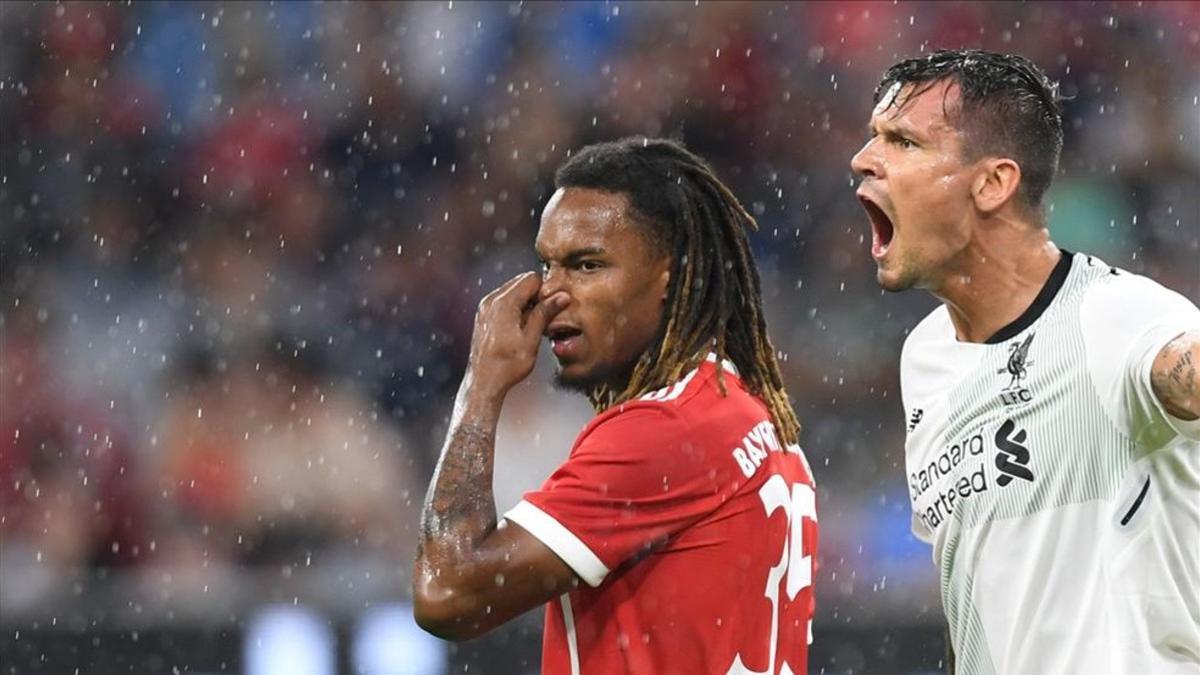 Renato Sanches, junto a Lovren, en el Bayern-Liverpool