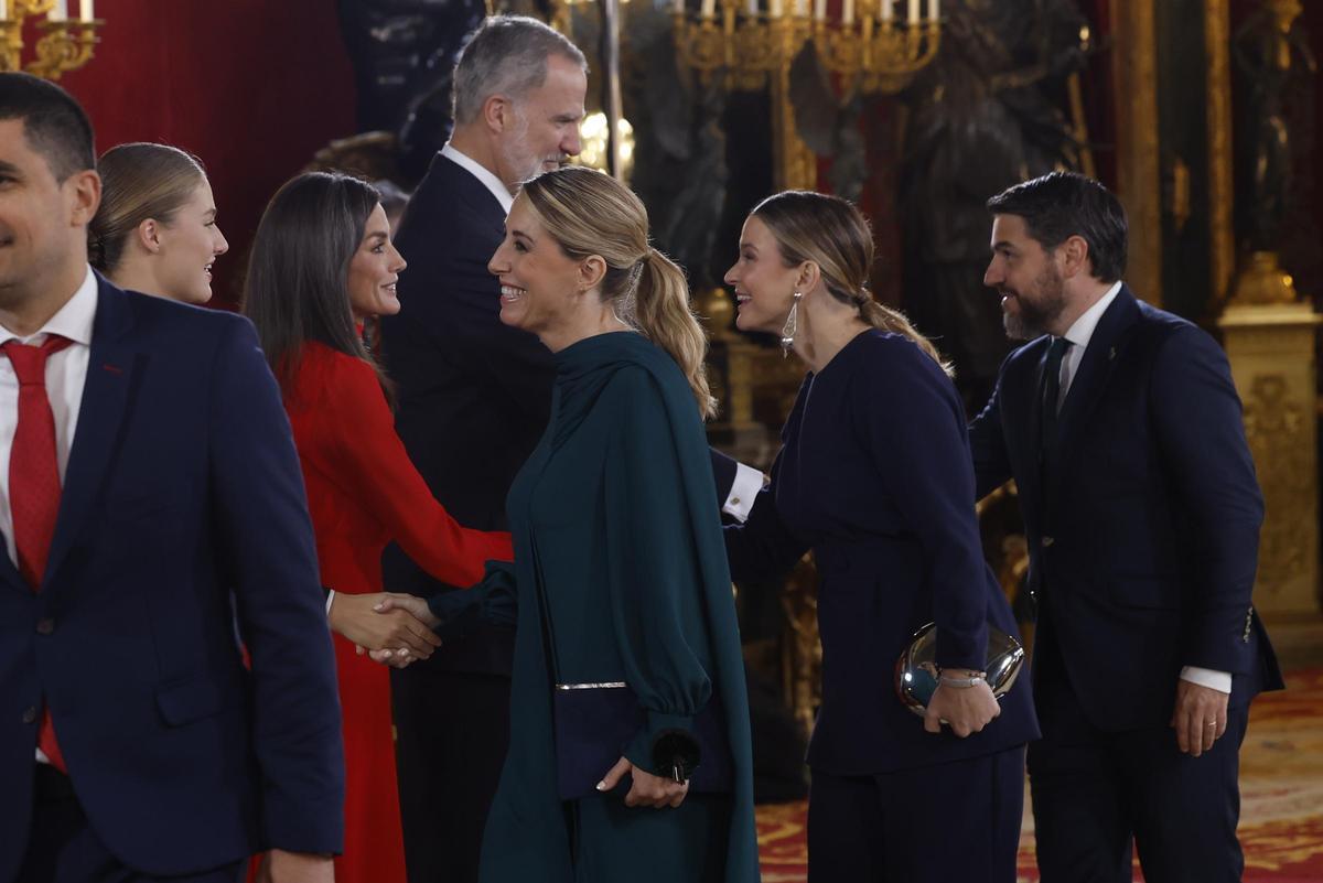 Unos 1.300 invitados asisten a la recepción de la Fiesta Nacional en el Palacio Real