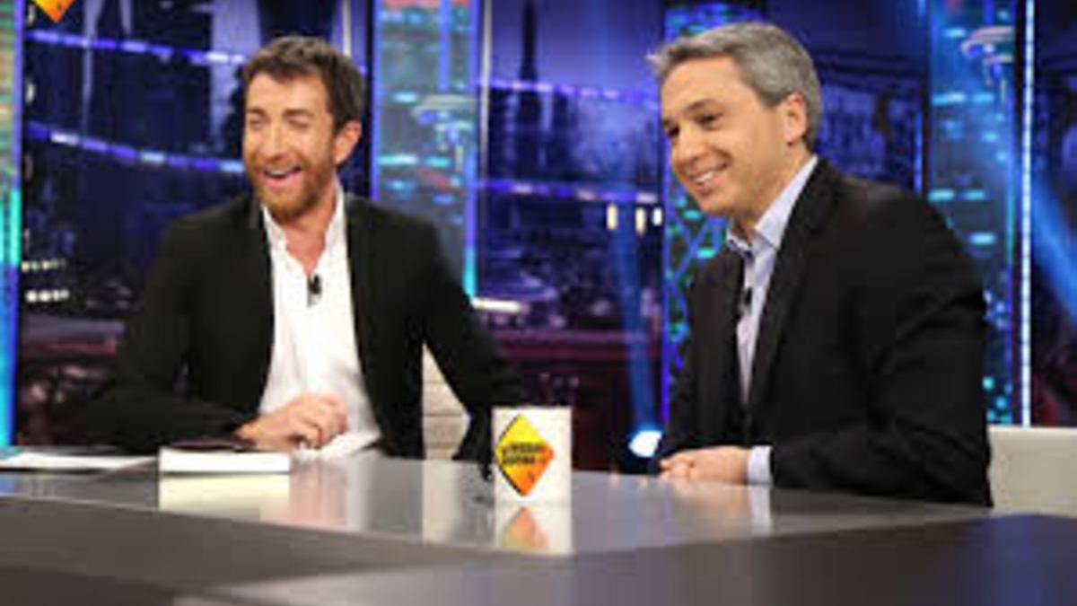 Pablo Motos y Vicente Vallés, en 'El hormiguero'