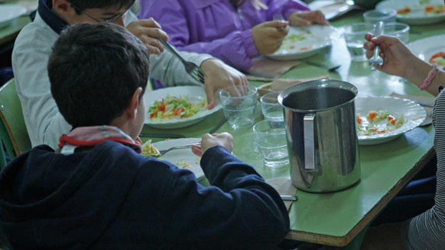 La Región pide al Ministerio más dotación para garantizar las becas de comedor