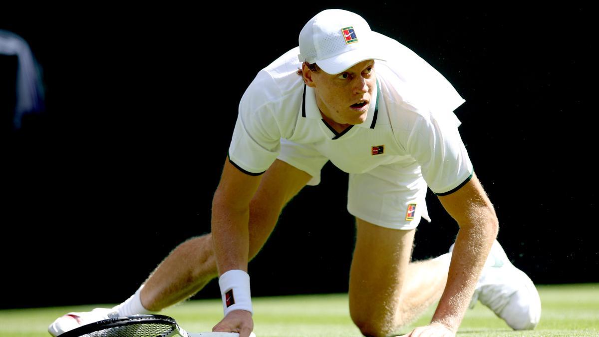 Sinner durante su estreno en Wimbledon