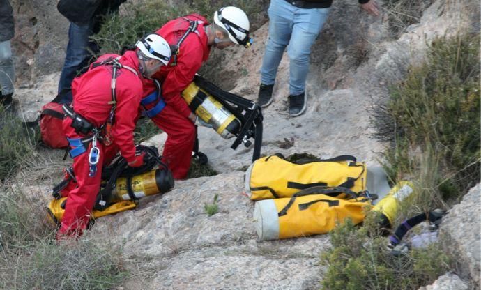 Bomberos de Madrid vuelven a la sima de la falla de Alhama