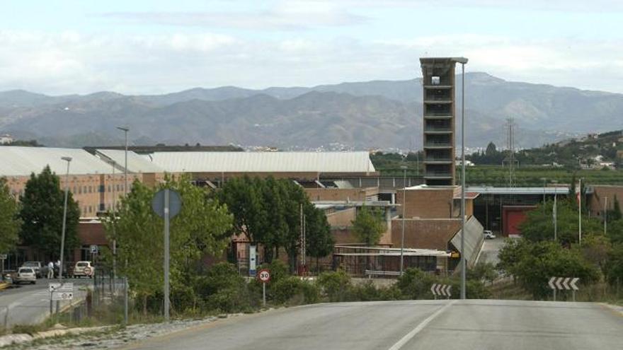 Huidos de la Justicia. Muchos reos no vuelven a la prisión de Alhaurín de la Torre al ser revocada su libertad condicional.