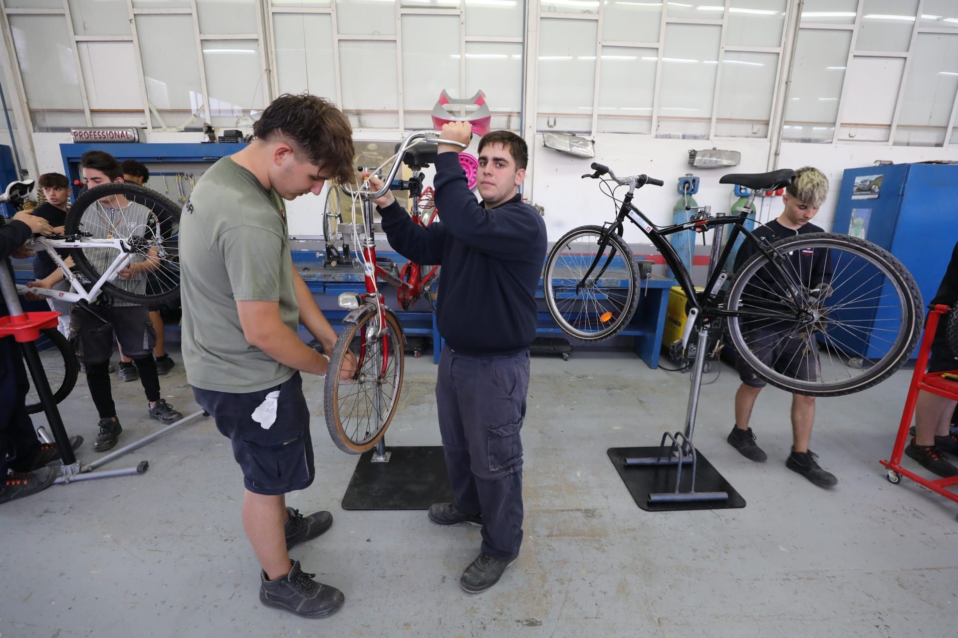 Diez años llevando bicis a quiénes menos tienen