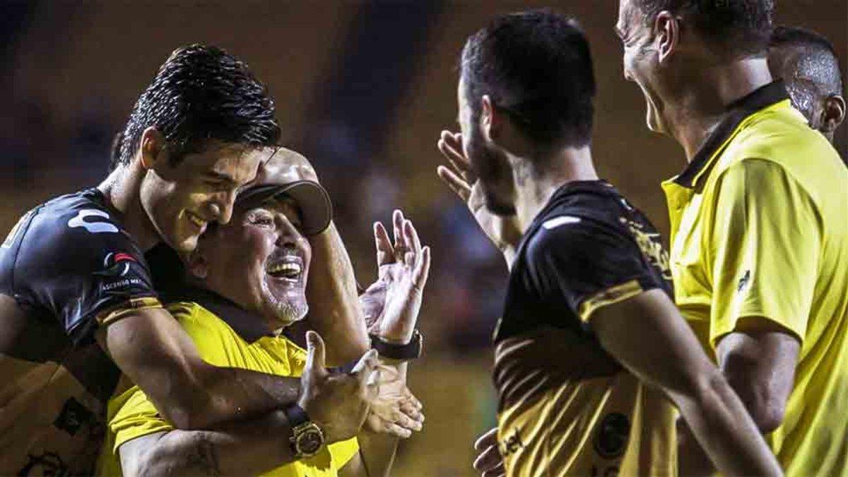 Maradona dirige a los Dorados