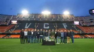 Ilusión en la presentación del 'Partido de Leyendas del Triplete'