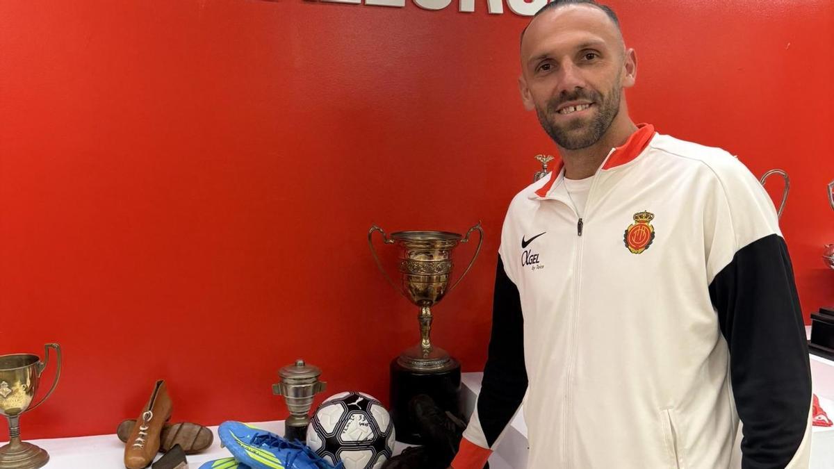 Muriqi posa en el museo de Son Moix
