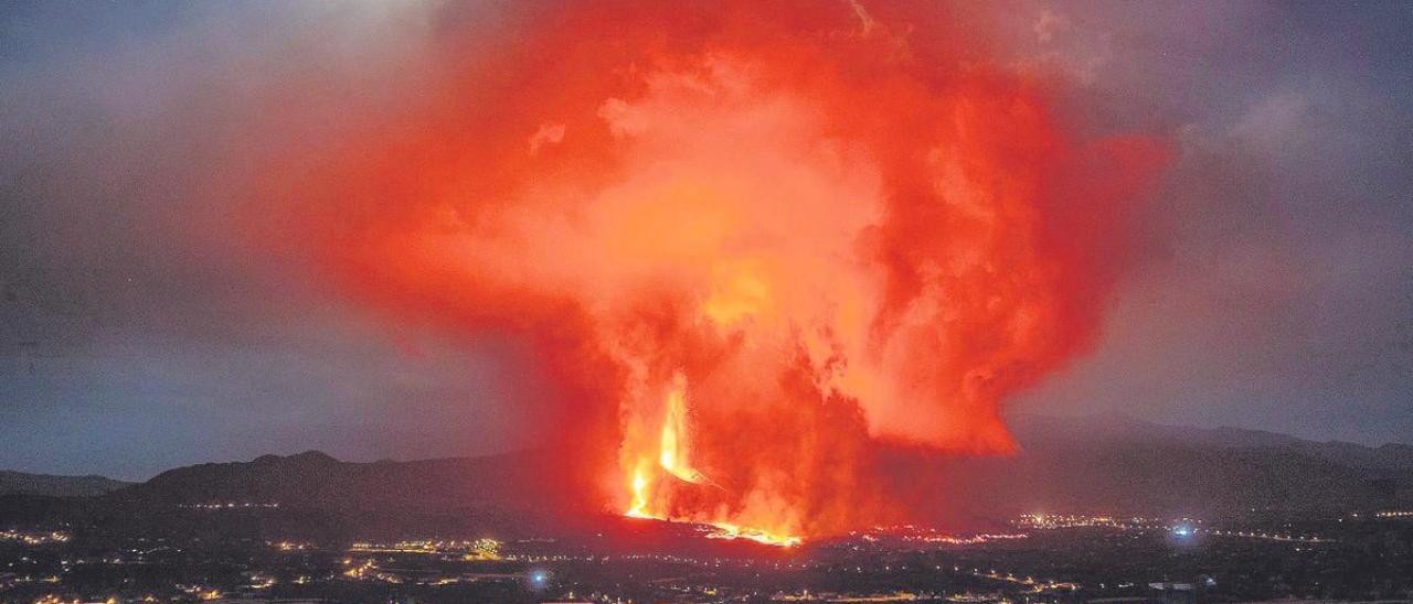 Imagen de la erupción del volcán Tajogaite en 2021.