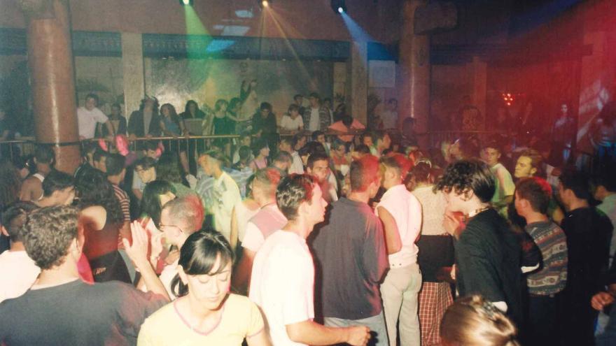 Discotecas de Ibiza entre los años 1980 y 2000: búscate en nuestras fotos