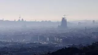 Dos de cada tres catalanes respiran aire contaminado por encima de los nuevos límites legales, según Ecologistas en Acción