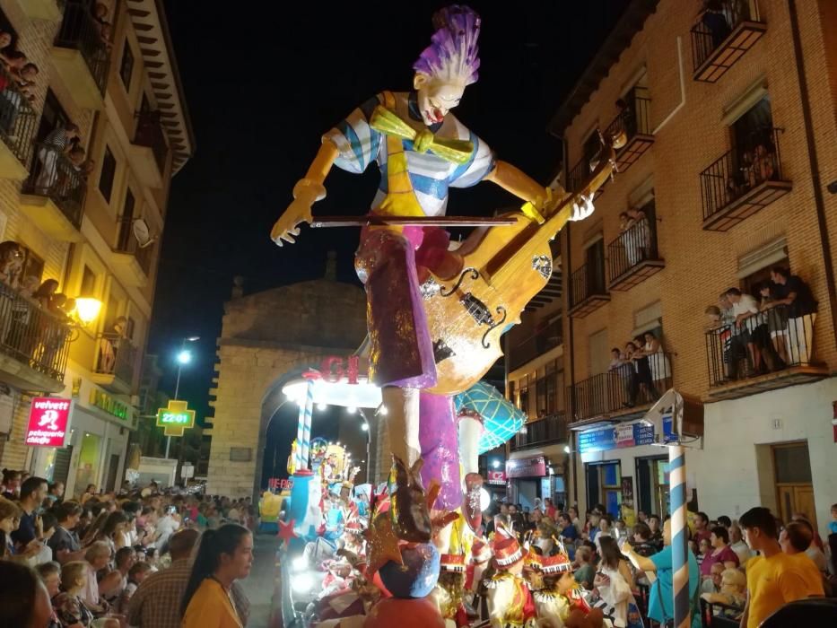 Desfile de carrozas en Toro