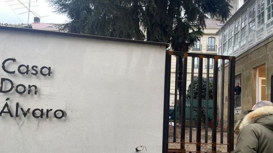 Trabajos en el muro y en el jardín. |  A.L.V.