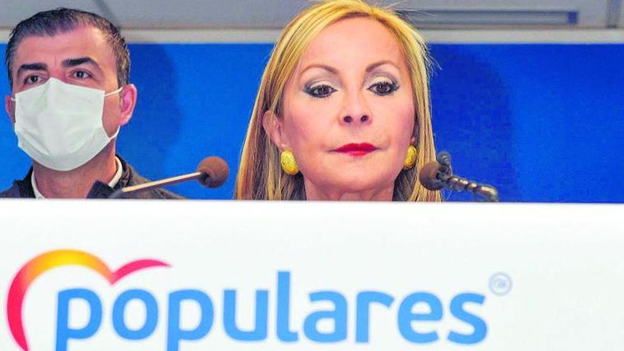 Paso atrás de Australia Navarro en la lucha por la presidencia del PP canario