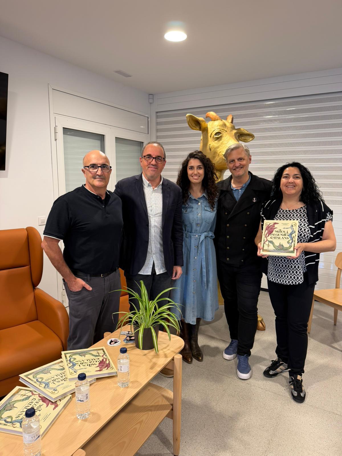 El llibre, que inclou "La Cabra d'Or", es va esgotar en la presentació a Sant Jaume