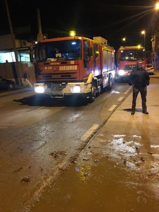 Inundaciones en El Trapiche (Vélez-Málaga) tras una rotura en La Viñuela