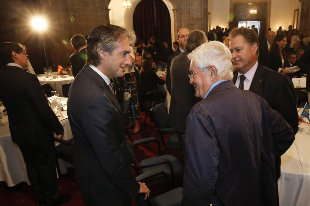 Íñigo de la Serna, Ministro de Fomento, analiza el "Presente y futuro de las infraestructuras en Asturias"