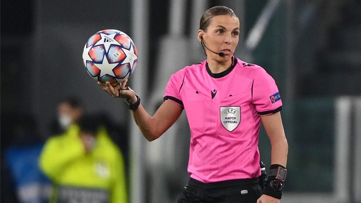 Stéphanie Frappart, en un partido de Champions League