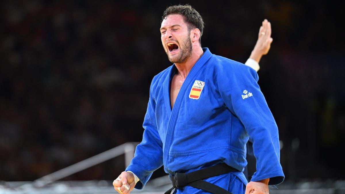 El judoca hispano-georgiano Niko Shera, este jueves en el Campo de Marte de París.