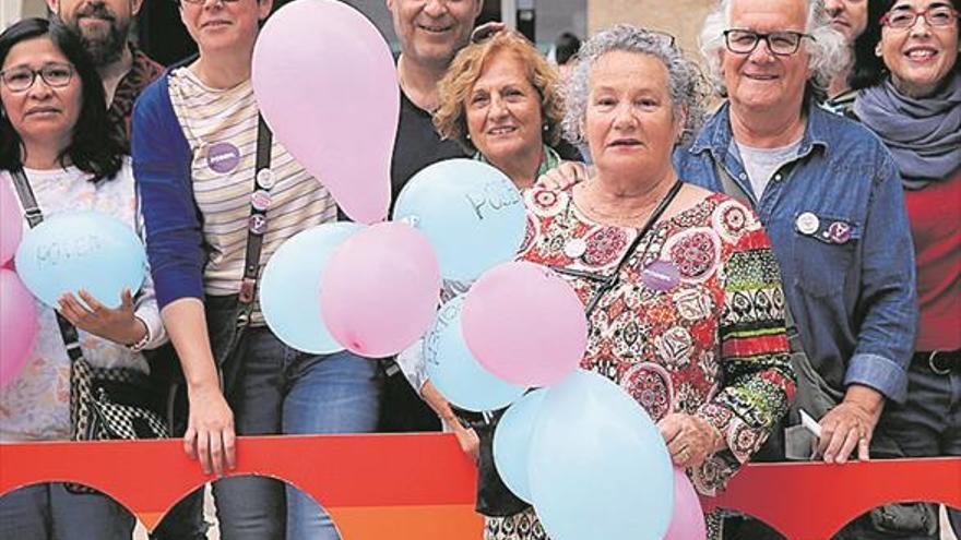 El colectivo LGTBi aúna fiesta y reivindicación en el Día del Orgullo en Castellón