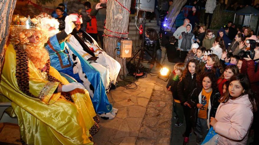 Los Reyes Magos el año pasado en Sant Joan. | VICENT MARÍ