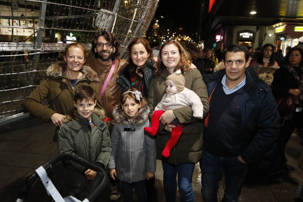 Ya es Navidad en Vigo: 10 milllones de luces para marcar una historia. // A. Villar | J. Lores | J. Álvarez | C. Delgado | M. Romero