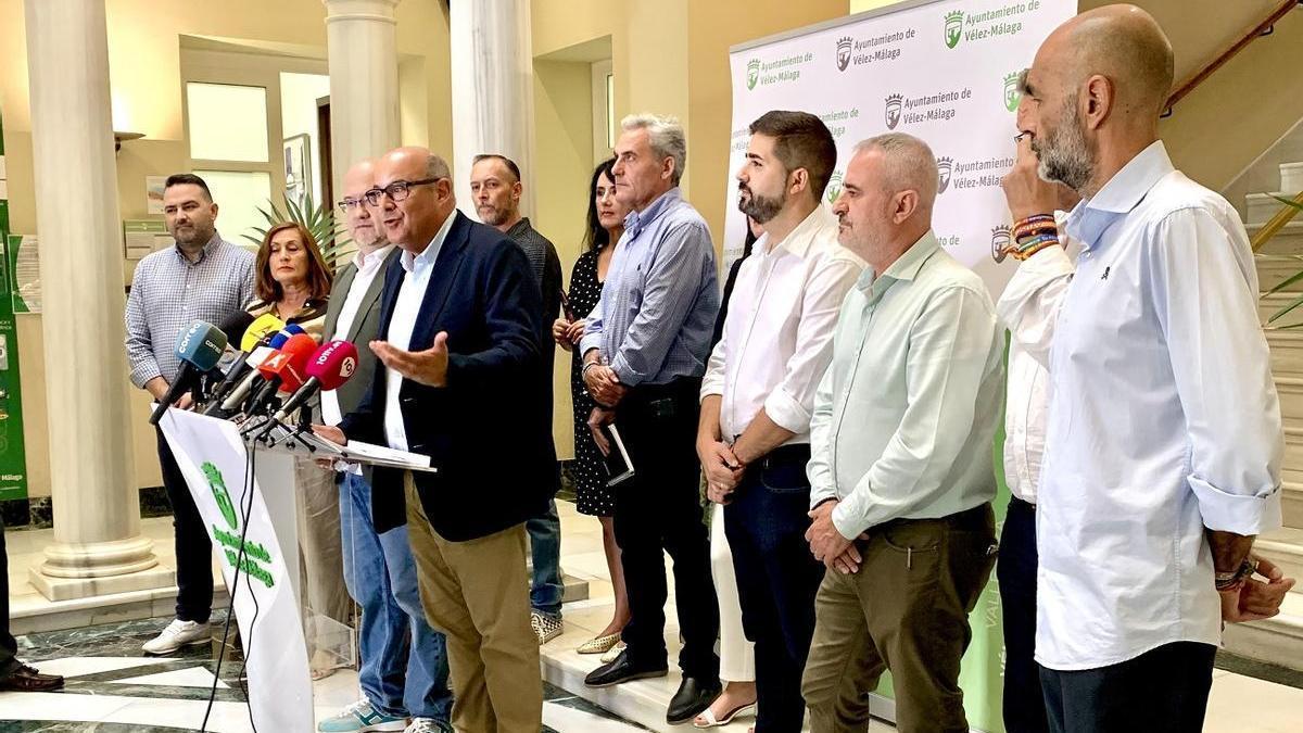 Jesús Lupiáñez presenta el nuevo gobierno del Ayuntamiento de Vélez-Málaga.