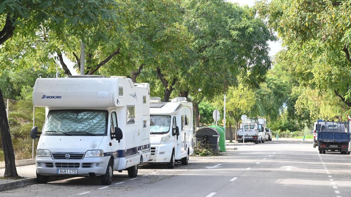 Las autocaravanas buscan nuevas zonas para poder aparcar.