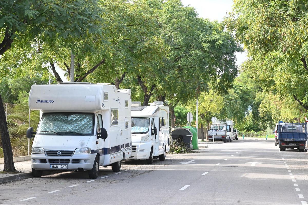 Las autocaravanas buscan nuevas zonas para poder aparcar.