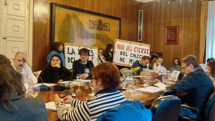 Mieres aprueba 100.000 euros para la Montaña Central, que quiso dejar en 2013