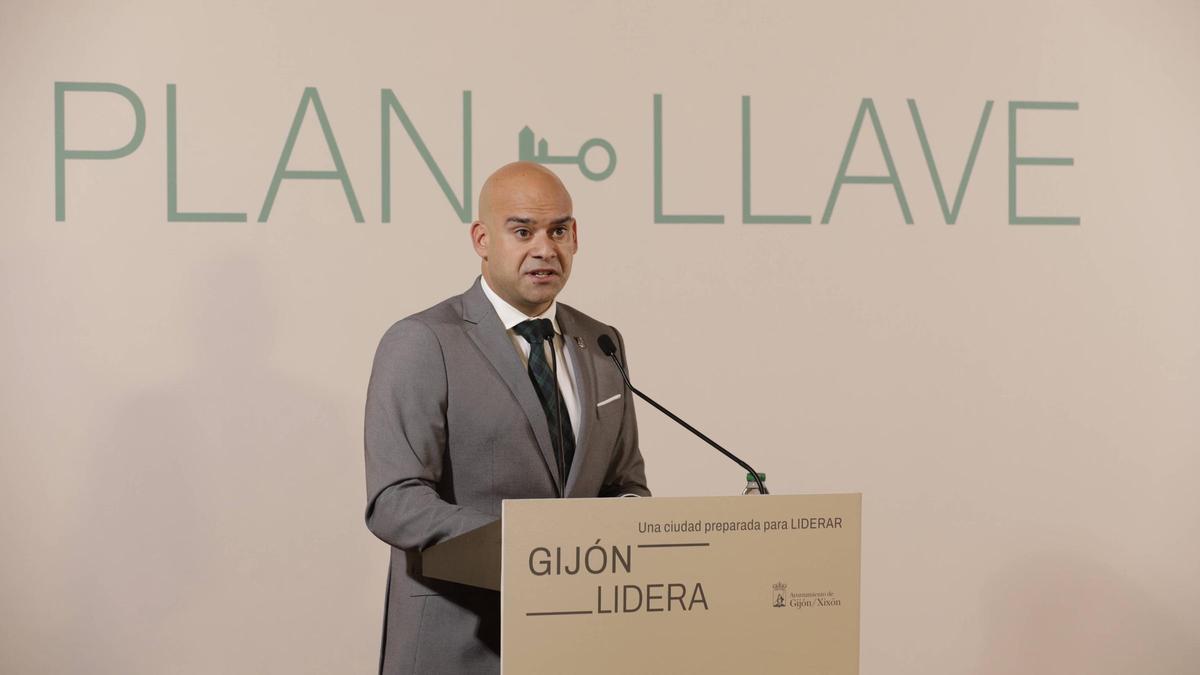 Jesús Martínez Salvador, en la presentación del Plan Llave.