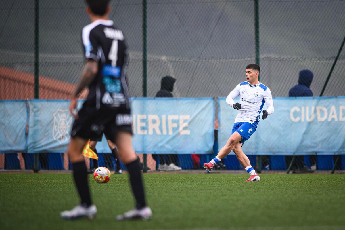 Partido de Tercera División Tenerife C-Herbania.