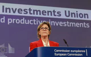 La Comisión Europea pide a los 27 canalizar inversiones privadas a defensa y evitar fugas de ahorros a EEUU