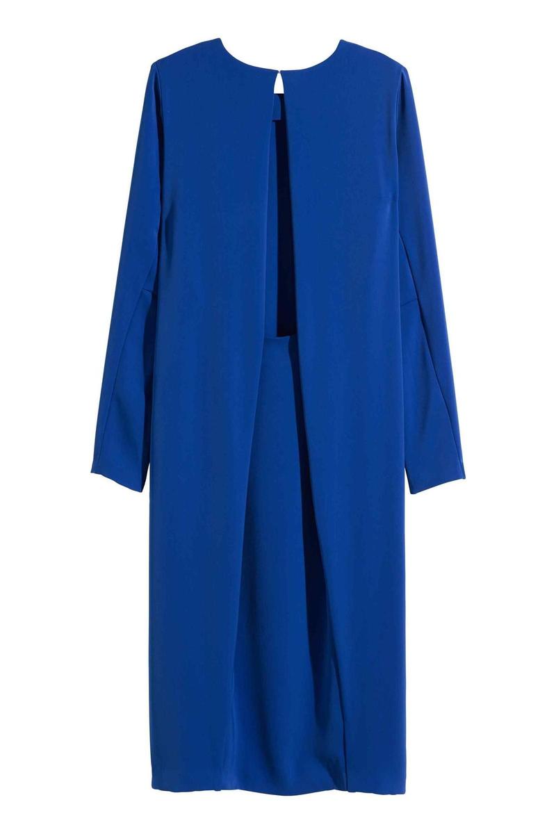 Vestido midi de satén en color azul de H&amp;M (16,99€)