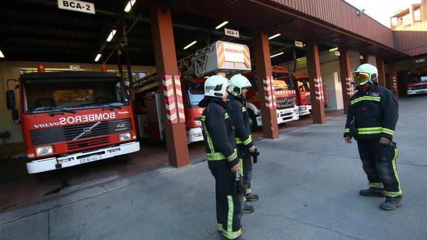 Arde un coche de madrugada en el barrio de Fátima