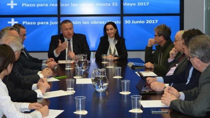 Francisco Bernabé, durante la reunión mantenida ayer con los agentes del sector.