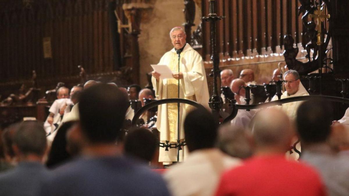 Taltavull celebra en la Seu sus 50 años de sacerdocio | OBISPADO DE MALLORCA