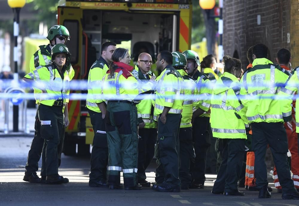 Incendio en un edificio de 24 plantas en Londres