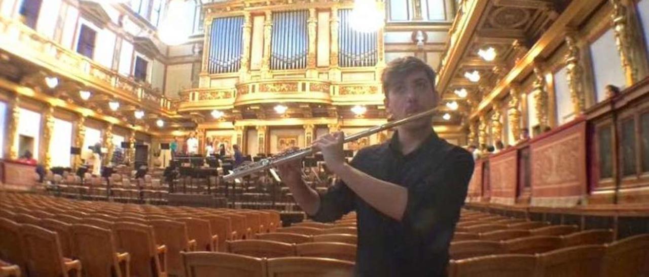 Cernadas, en la sala dorada del Musikverein de Viena, escenario del concierto de Año Nuevo. // FDV