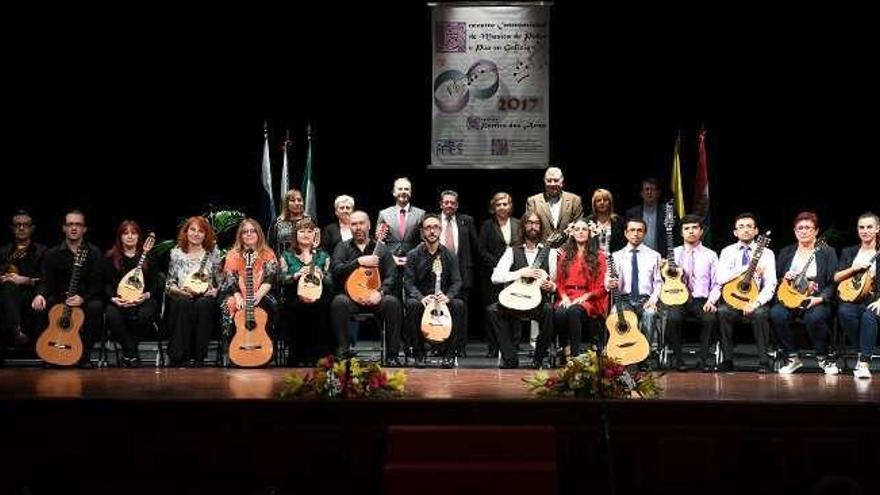 Músicos internacionales cierran el festival de música de pulso y púa