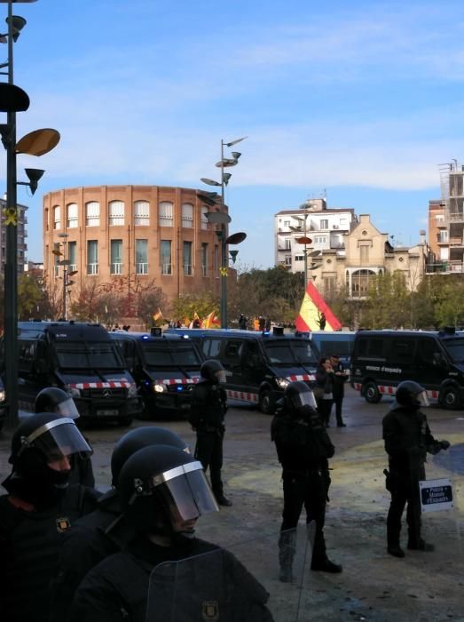 Manifestació contrària a l'acte de Borbonia a Girona pel Dia de la Constitució