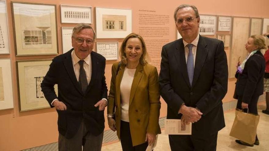 Rafel Moneo, Pilar Romero y José María Arias Mosquera, de la Barrié.