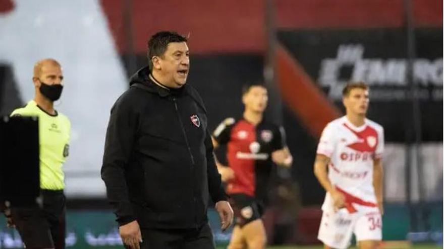 El Mono Burgos, en su debut como técnico del Newell&#039;s.