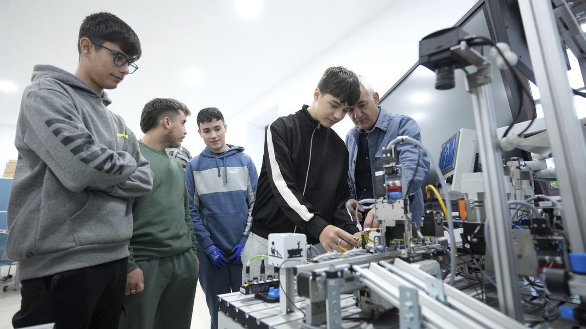 La Base Logística revaloriza la Formación Profesional