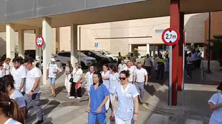 El servicio de limpieza de la Arrixaca, con la vista puesta en la huelga