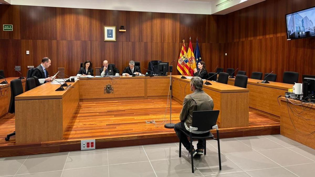 El acusado, Ángel M. F., en el juicio celebrado este martes en la Audiencia Provincial de Zaragoza.