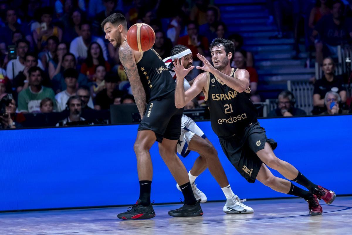 Una acción de Abrines en el partido amistoso frente a EEUU