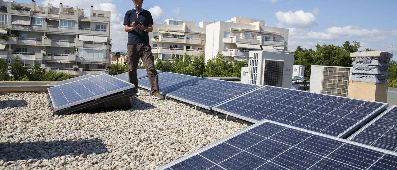 Viviendas particulares con placas solares: la energía fotovoltaica va a más en Castellón.